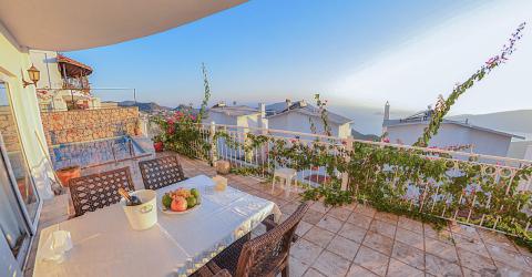 Villa Kaktüs Kalkan Kördere Mevkiinde, Deniz Manzaralı, Jakuzili, Merkeze Yakın Villa.