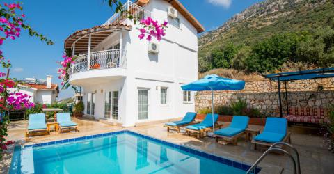 Villa Manzara Kalkan Kördere Mevkiinde, Deniz Manzaralı, Merkeze Yakın Villa, Ekonomik Villa.