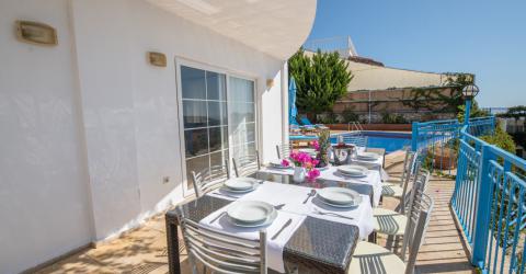 Villa Zakkum Kördere mevkin de Deniz Manzaralı, Özel Havuzlu, Merkeze Yakın Villa.