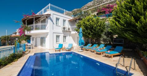 Villa Zakkum Kördere mevkin de Deniz Manzaralı, Özel Havuzlu, Merkeze Yakın Villa.