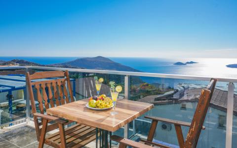 Villa Yeni Deniz Manzaralı Kapalı Havuzlu Masa Tenisli Merkeze Yakın Villa 