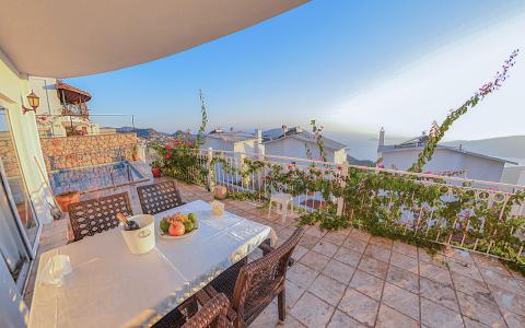 Villa Kaktüs Kalkan Kördere Mevkiinde, Deniz Manzaralı, Jakuzili, Merkeze Yakın Villa.