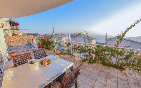Villa Kaktüs Kalkan Kördere Mevkiinde, Deniz Manzaralı, Jakuzili, Merkeze Yakın Villa.