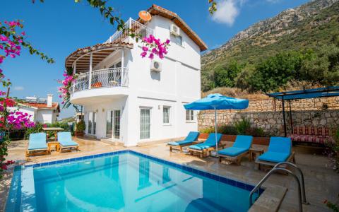 Villa Manzara Kalkan Kördere Mevkiinde, Deniz Manzaralı, Merkeze Yakın Villa, Ekonomik Villa.
