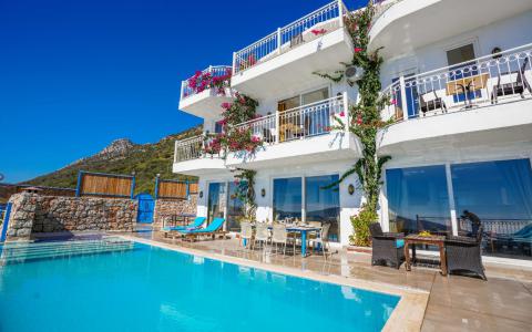 Villa Biba 1 Deniz Manzaralı Merkeze Yakın  Masa Tenisli Lüks Villa 