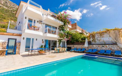 Villa Biba 2 Deniz  Manzaralı Merkeze Yakın Masa Tenisli Lüks Villa 