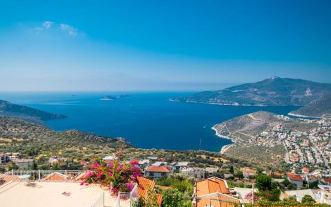 Villa Nar 2 Kalkan Kördere Mevkiinde, Deniz Manzaralı, Özel havuzlu, Merkeze Yakın Villa.